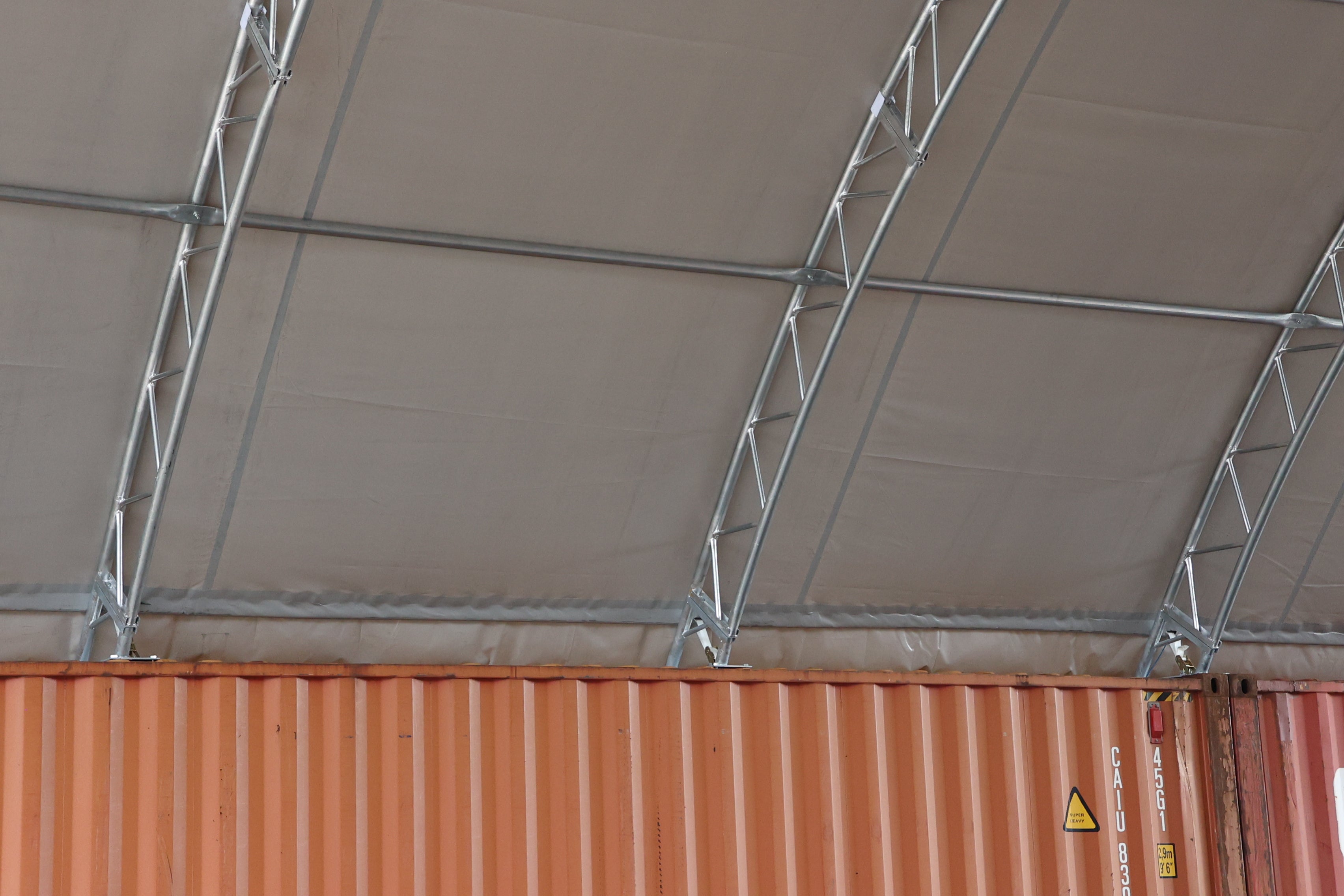 Container&shy;unterstand