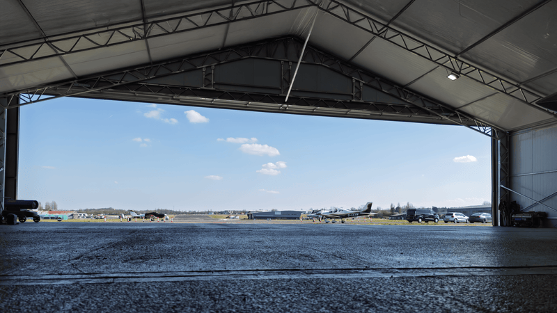 Stahlflugzeughangar