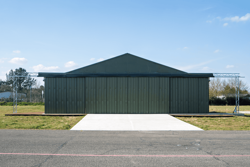 Stahlflugzeughangar